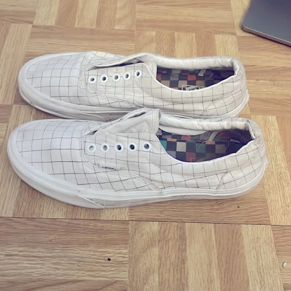 Used M 9 W 10.5 special edition BLK & white vans